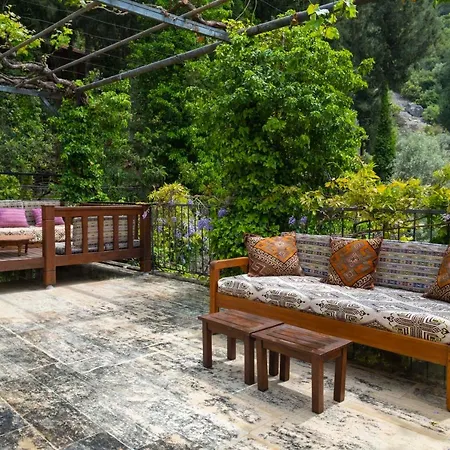 Watermill Hotel *