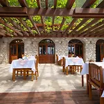 מלון Watermill & Faralya *